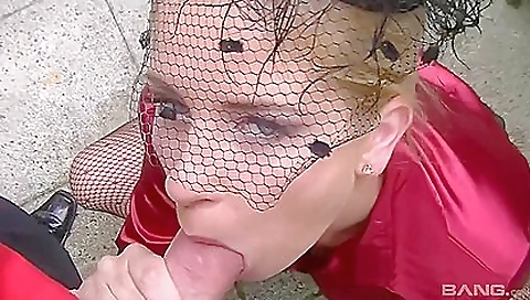 Sexy young blonde slut gets creampie