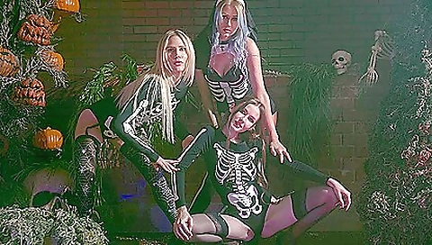 Hot dumpster & anal sex