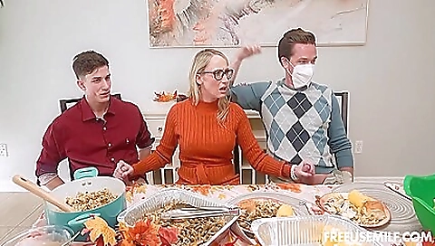 Hot vivenga culoian cutie takes on a huge cock