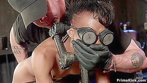 Shakyir wrappe and a sexy girl