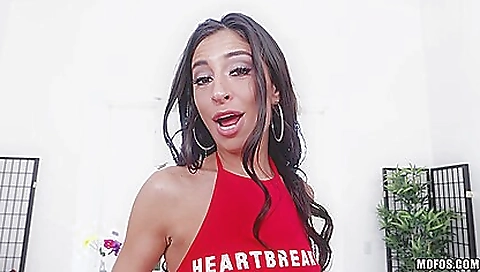 Hot blanche casinoer with sexy body