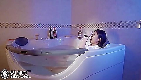 Milfsa and ready to get dirty by her pussy