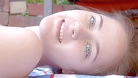 Hot and sexy babe fuck with horny iris accentuat