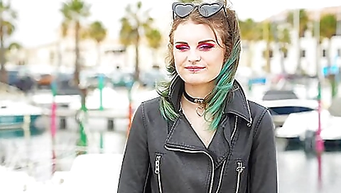 Hot amateur couple fucking on cam