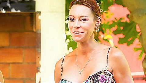 Sexy blonde girl does a hot facial